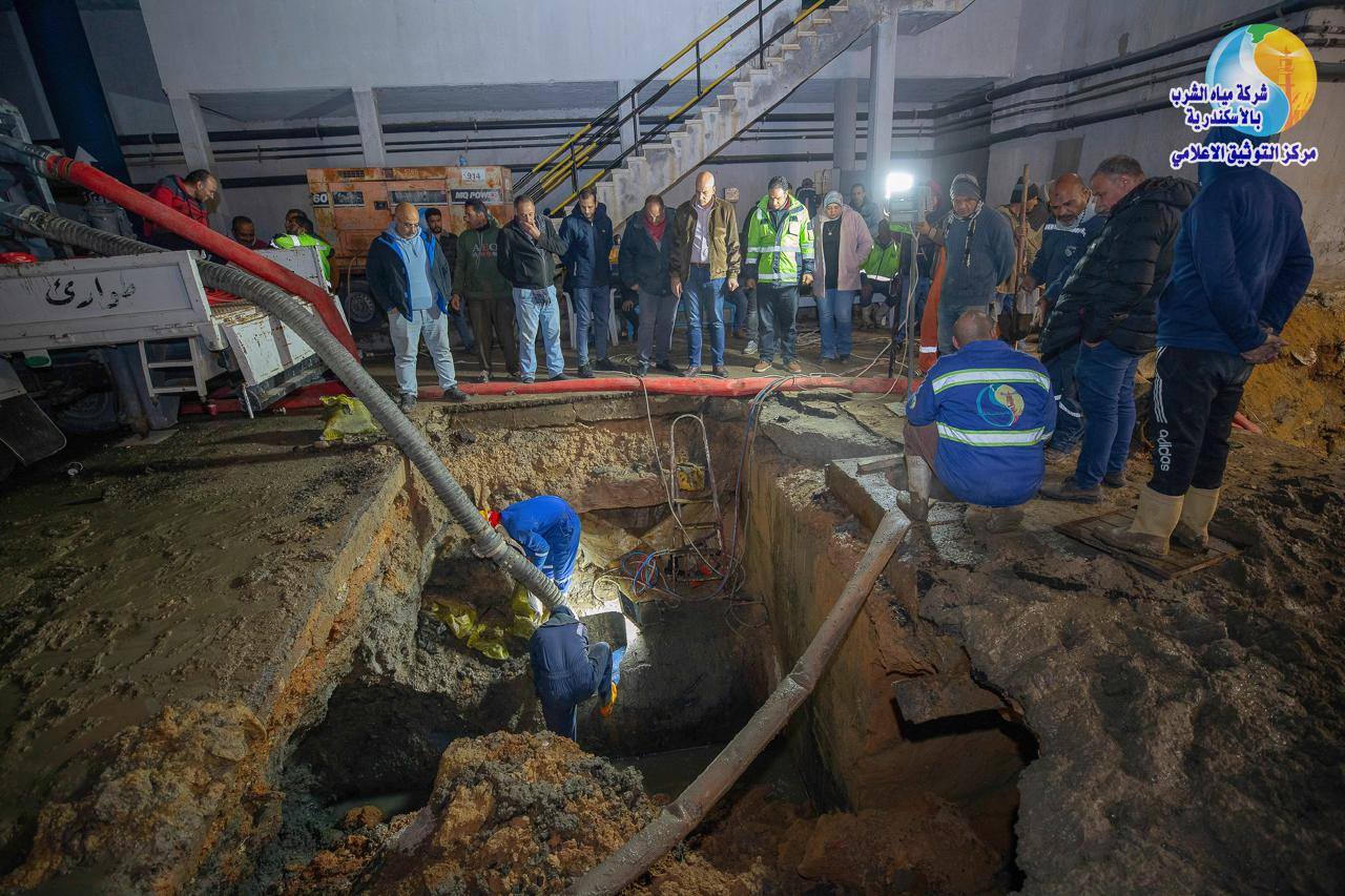 إستعدادًا لشهر رمضان والصيف رئيس مياه الإسكندرية يتابع تطوير خط التغذية الرئيسي بمحطة السيوف دون التأثير على الخدمة